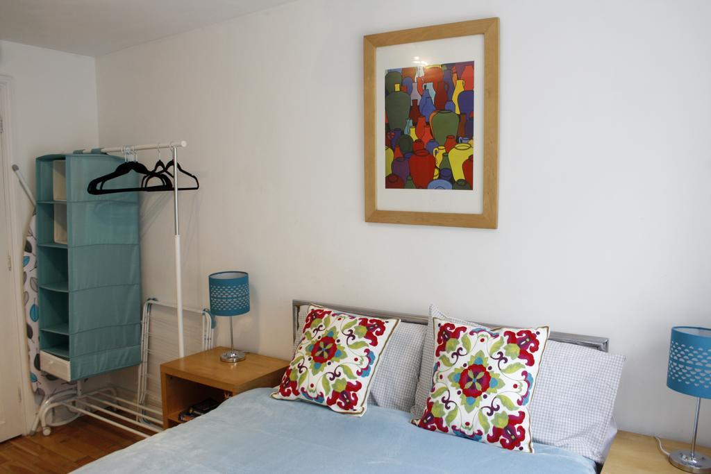 The Shop By Treetop Property Cirencester Chambre photo