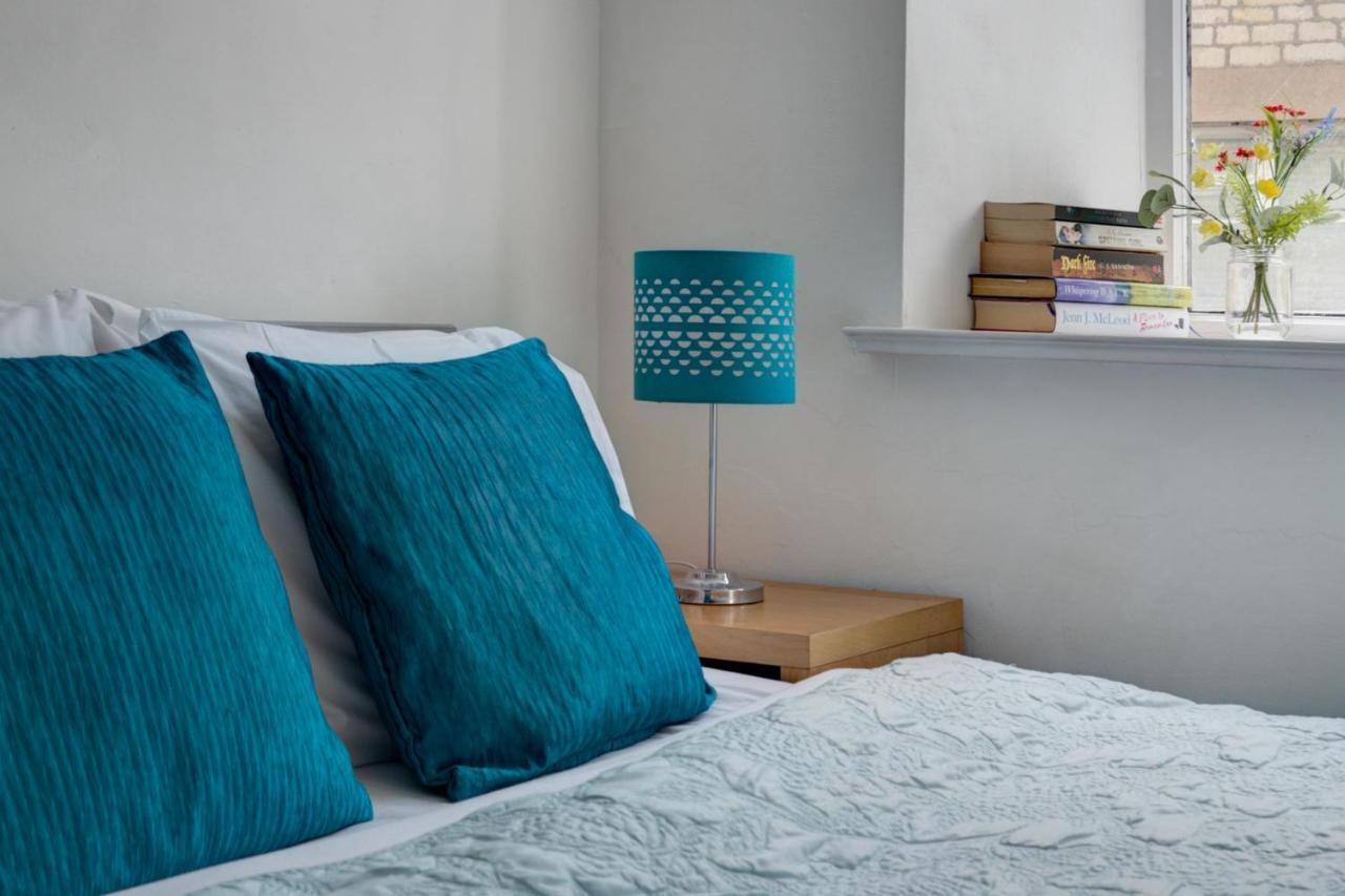 The Shop By Treetop Property Cirencester Extérieur photo