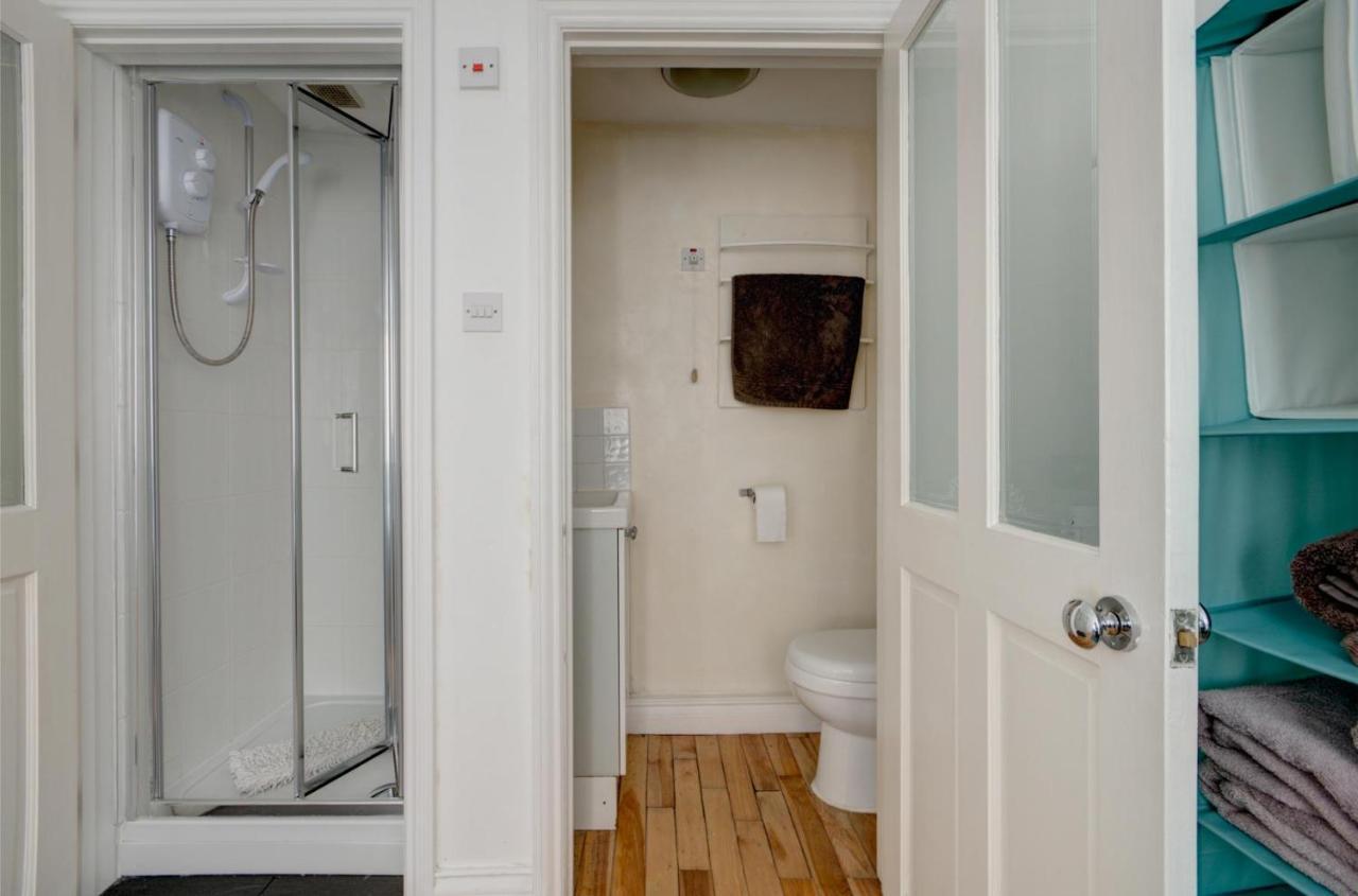 The Shop By Treetop Property Cirencester Extérieur photo