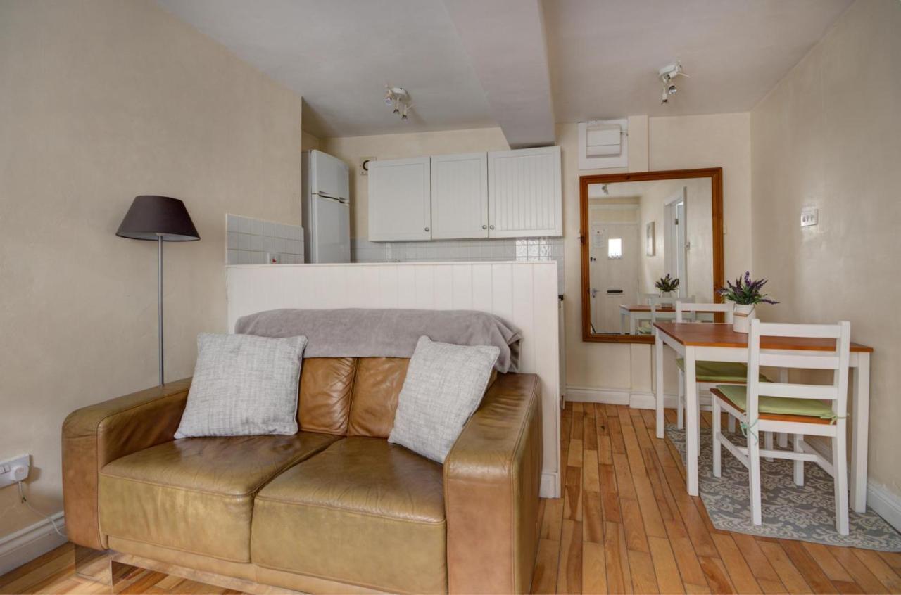 The Shop By Treetop Property Cirencester Extérieur photo